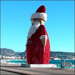 Nizza francia riviéra - karácsonyi dekoráció a mediterrán napsütés alatt