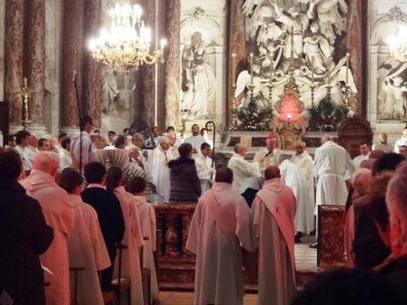 Utazás lakóautóval Béziers katedrális húsvéti olajszentelés