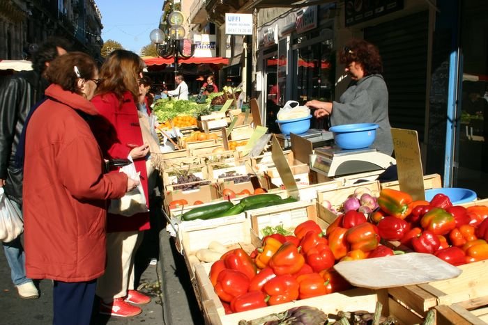 Utazás lakóautóval Béziers - Sete, piac