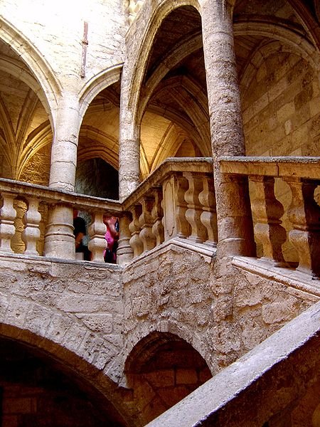 Utazás lakóautóval Béziers - Pezenas belső udvar