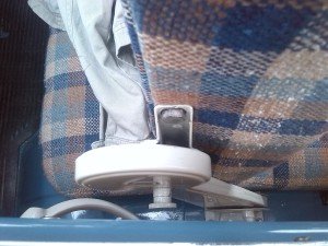 Lakóautók - A háttámlát forgató csukló fotója, ilyen van a másik oldalon is.