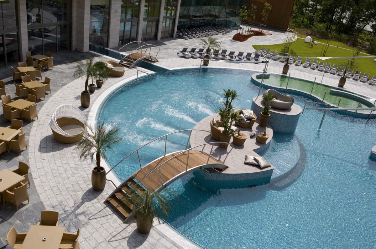 A 10 legjobb magyar wellness hotel | 1.Spirit Hotel Thermal Spa – Sárvár - medencetér