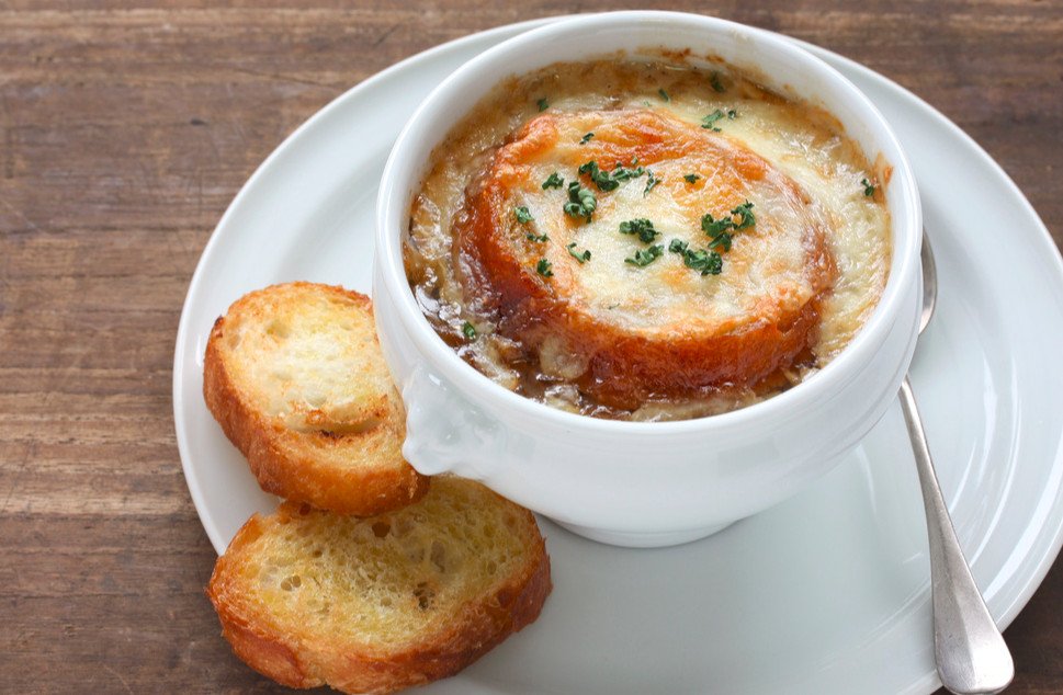 Világkonyha | A világ kedvenc ételei 12 ország konyhájából - francia hagymaleves